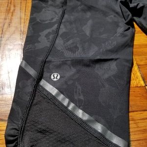 LULULEMON CROPPED LEGGINGS 6